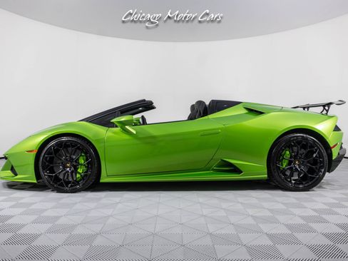 Used 2020 Lamborghini Huracan EVO AWD/4WD image 2