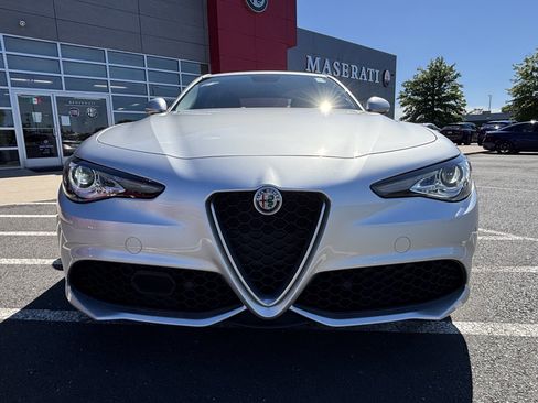 Used 2017 Alfa Romeo Giulia Ti w/ TI 19" Sport Package AWD/4WD image 13