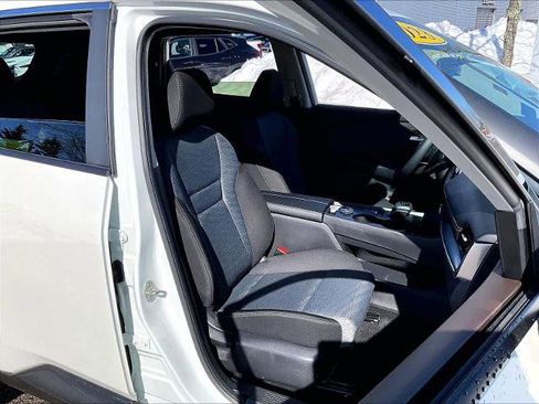 Certified 2023 Nissan Rogue SV image 11