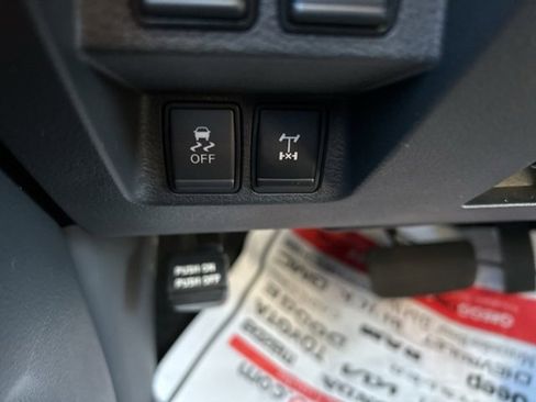 Used 2025 Nissan Frontier PRO-4X w/ Black Accent Package image 17