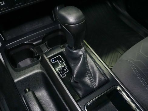 Used 2017 Toyota Tacoma TRD Sport RWD image 19