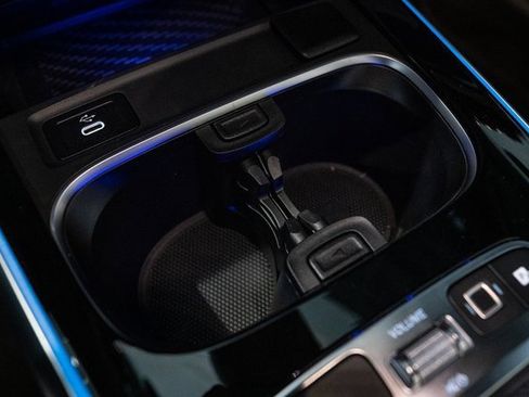 Certified 2025 Mercedes-Benz GLB 250 4MATIC image 26