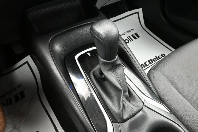 Used 2025 Toyota Corolla LE FWD image 38