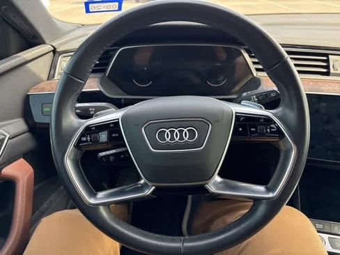 Used 2022 Audi e-tron Premium image 15