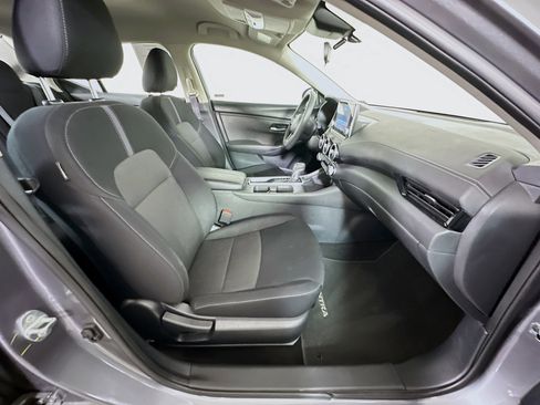 Used 2024 Nissan Sentra SV FWD image 28