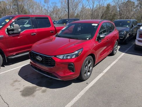 Used 2024 Ford Escape ST-Line w/ Cold Weather Package image 2