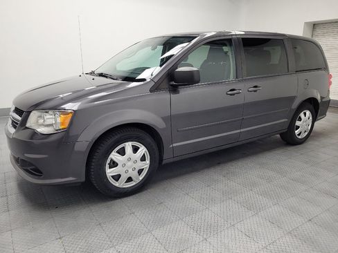 Used 2017 Dodge Grand Caravan SE w/ Power Window Group FWD image 2