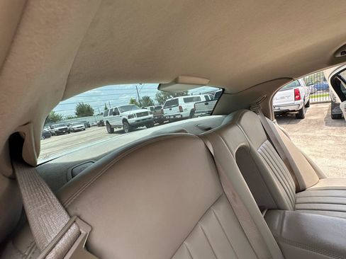 Used 2006 Lincoln Town Car Signature RWD image 41