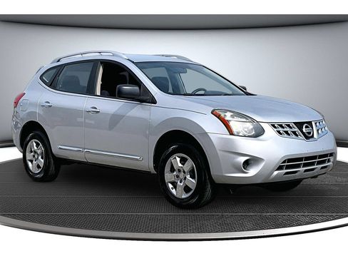 Used 2015 Nissan Rogue S w/ Convenience Package AWD/4WD image 12