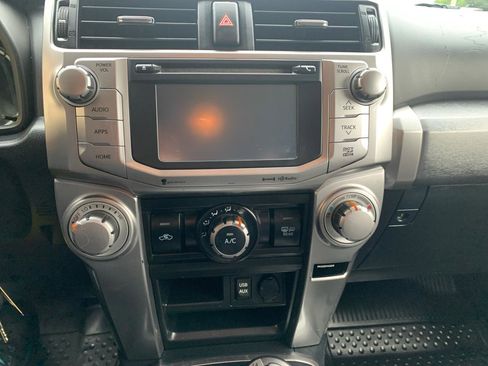 Used 2018 Toyota 4Runner SR5 Premium AWD/4WD image 26