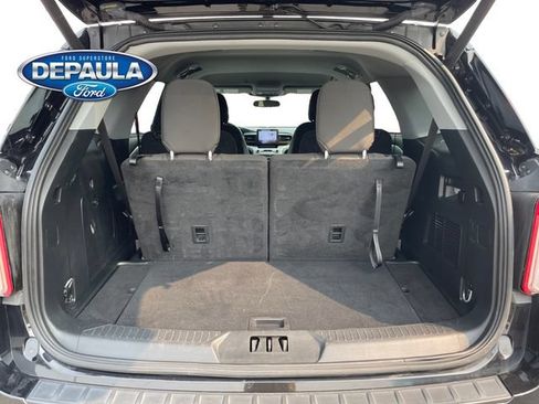Used 2024 Ford Explorer XLT AWD/4WD image 6