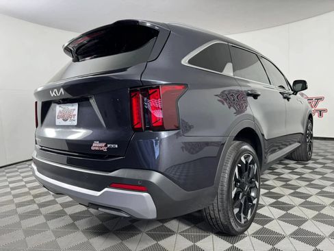 Used 2025 Kia Sorento EX AWD/4WD image 29