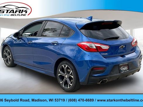 Used 2019 Chevrolet Cruze LT w/ Convenience Package FWD image 4