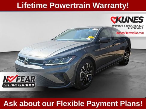 Used 2025 Volkswagen Jetta Sport FWD image 3