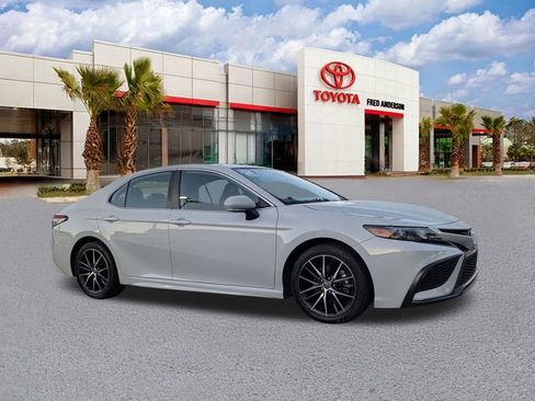 Certified 2024 Toyota Camry SE image 2
