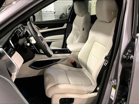 New 2026 Jaguar F-PACE R-Dynamic S image 8