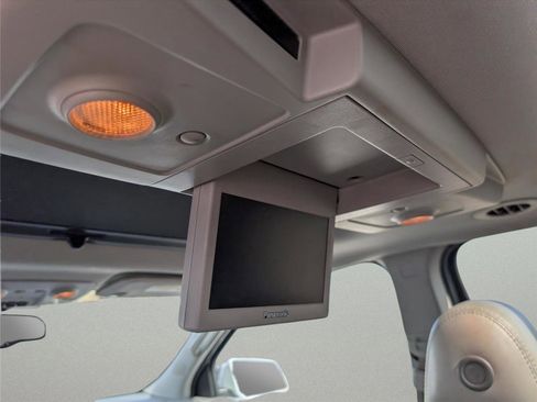 Used 2017 Chevrolet Traverse Premier image 28