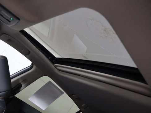 Used 2024 Nissan Altima 2.5 SR w/ SR Premium Package image 19