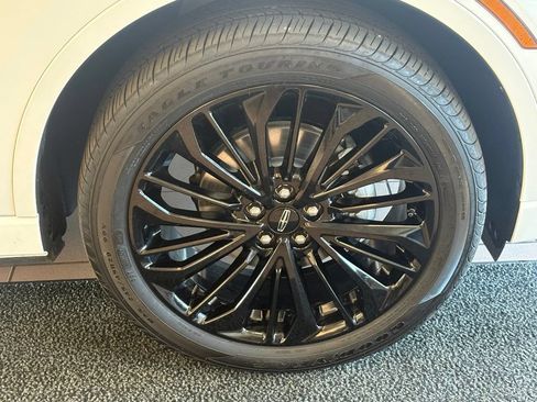 Used 2023 Lincoln Corsair AWD w/ Equipment Group 101A image 12
