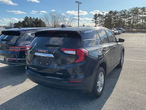 Used 2024 GMC Terrain SLE image 9