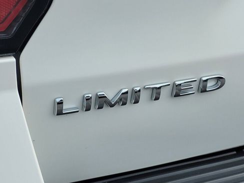 Used 2021 Ford Expedition Max Limited image 11