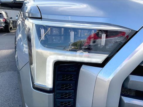 Used 2023 Toyota Tundra Limited AWD/4WD image 31