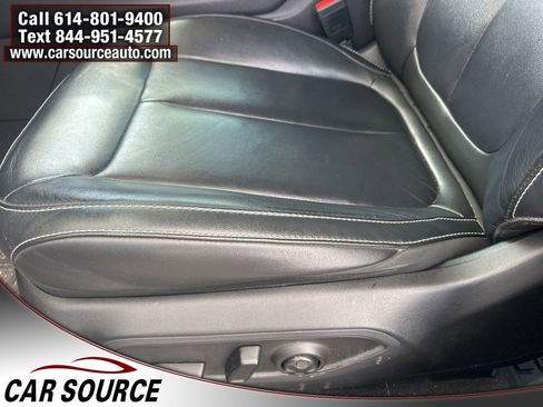 Used 2022 Jeep Grand Cherokee L Limited w/ Black Appearance Package image 8