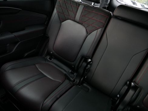 Certified 2026 Honda Pilot Black Edition image 12