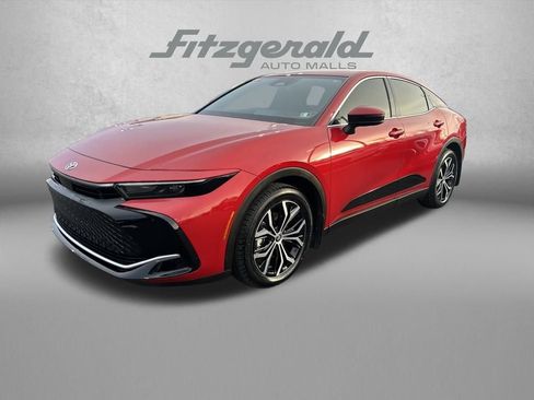 Used 2024 Toyota Crown XLE image 3