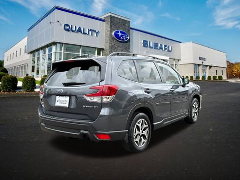 Used 2024 Subaru Forester Premium AWD/4WD image 4