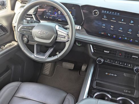 Certified 2025 Chevrolet Suburban Z71 image 16