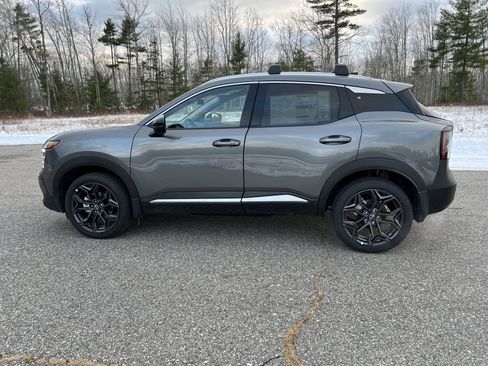 New 2026 Nissan Kicks SR w/ SR Premium Package image 2