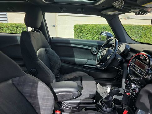 Used 2014 MINI Cooper 2-Door Hardtop image 23