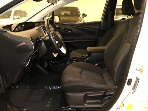 Used 2018 Toyota Prius Three image 13