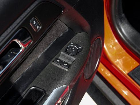 Used 2017 Ford Mustang Coupe RWD image 34
