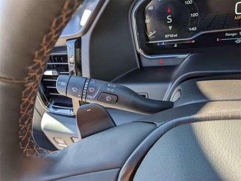 Used 2025 GMC Sierra 1500 AT4 image 32