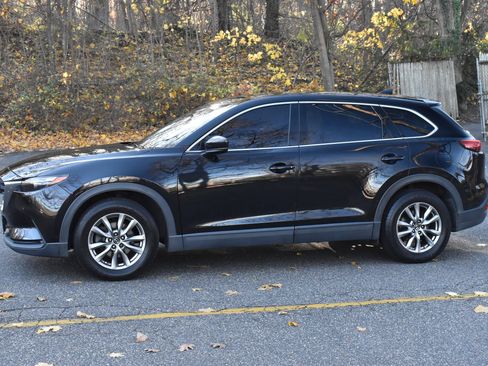 Used 2018 MAZDA CX-9 Touring w/ Touring Premium Package image 3