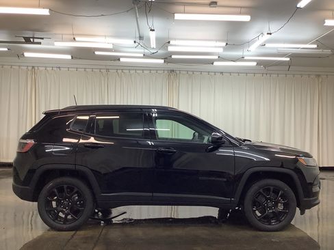 New 2026 Jeep Compass Latitude AWD/4WD image 5