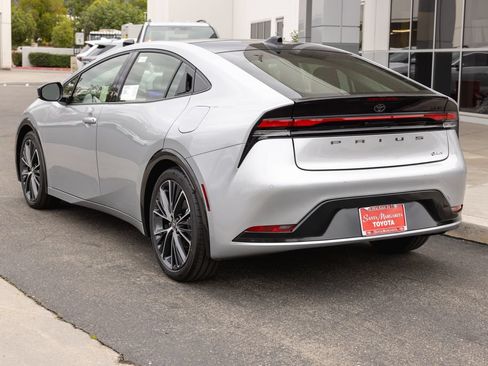 New 2026 Toyota Prius XLE FWD image 7