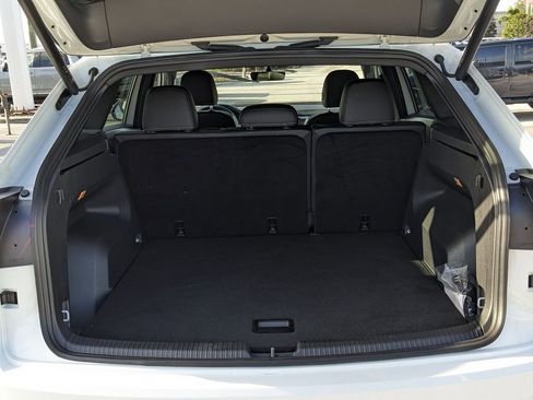 Used 2023 Volkswagen Atlas Cross Sport SE image 10