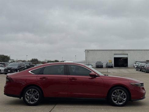 Used 2023 Honda Accord EX image 3