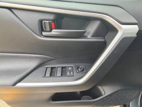 Used 2025 Toyota RAV4 LE AWD/4WD image 13