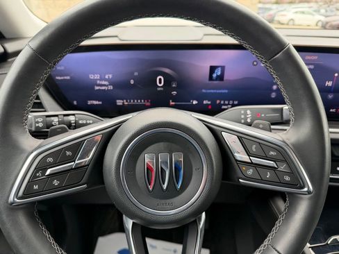 Used 2024 Buick Envision Preferred image 24