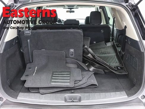 Used 2024 Nissan Pathfinder SV AWD/4WD image 9