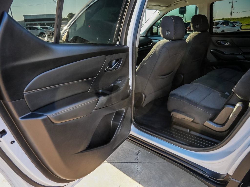 Used 2021 Chevrolet Traverse LT FWD image 25