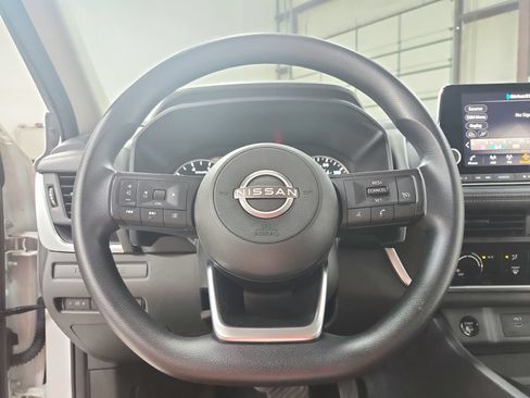 Used 2024 Nissan Rogue S AWD/4WD image 23