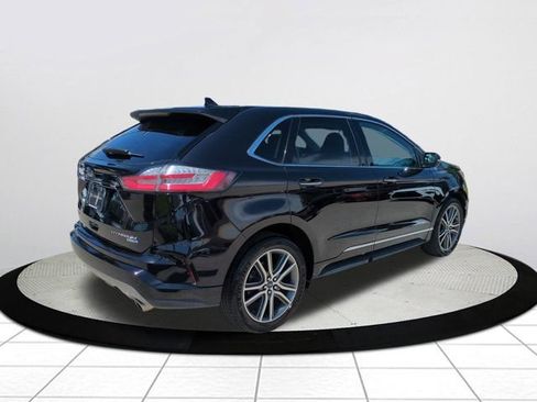 Used 2019 Ford Edge Titanium w/ Equipment Group 301A AWD/4WD image 3