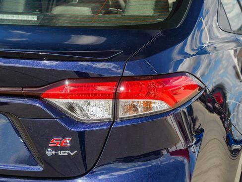 Used 2026 Toyota Corolla SE w/ SE Premium Package FWD image 8