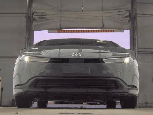 Used 2023 Toyota Prius LE FWD image 7