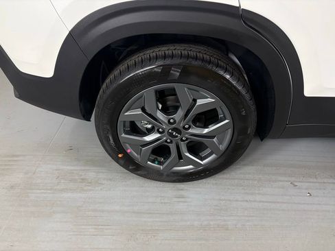 New 2026 Kia Seltos LX image 11